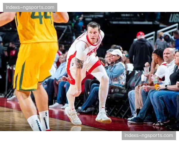 深圳15连胜创队史纪录 新援克里斯托弗或成季后赛X因素